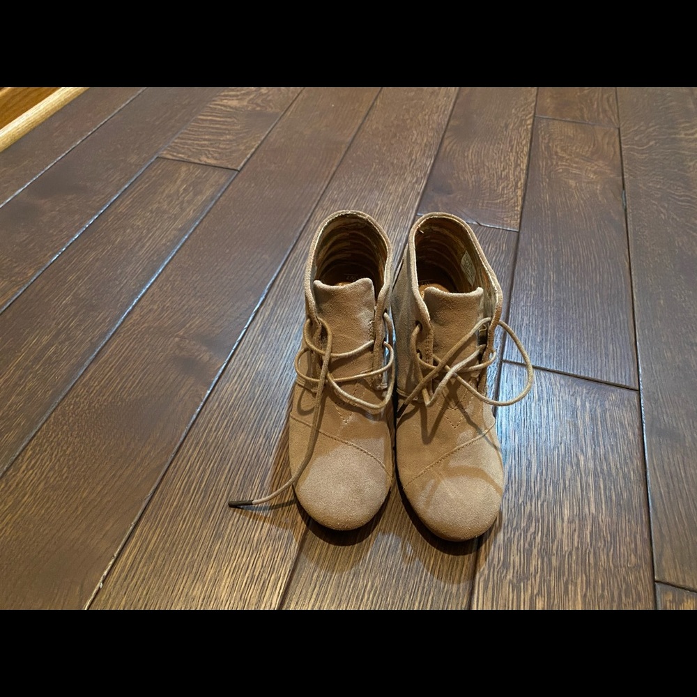 Women’s Tan Toms Wedges